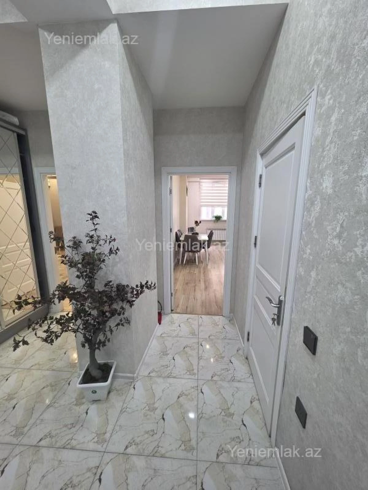 Satılır 3 otaqlı yeni tikili 125 m²