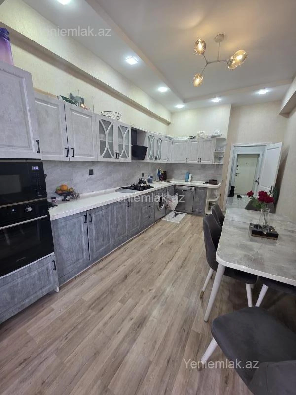 Satılır 3 otaqlı yeni tikili 125 m²