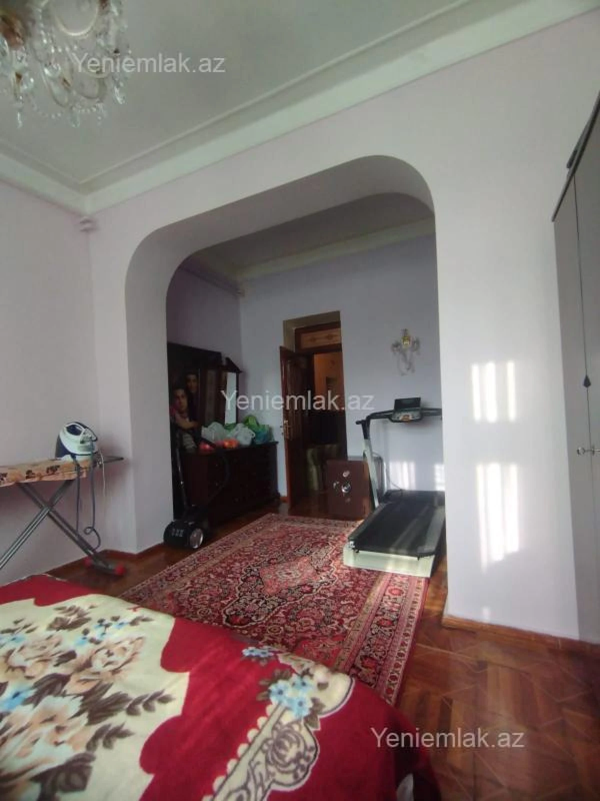 Satılır 4 otaqlı köhnə tikili 200 m²