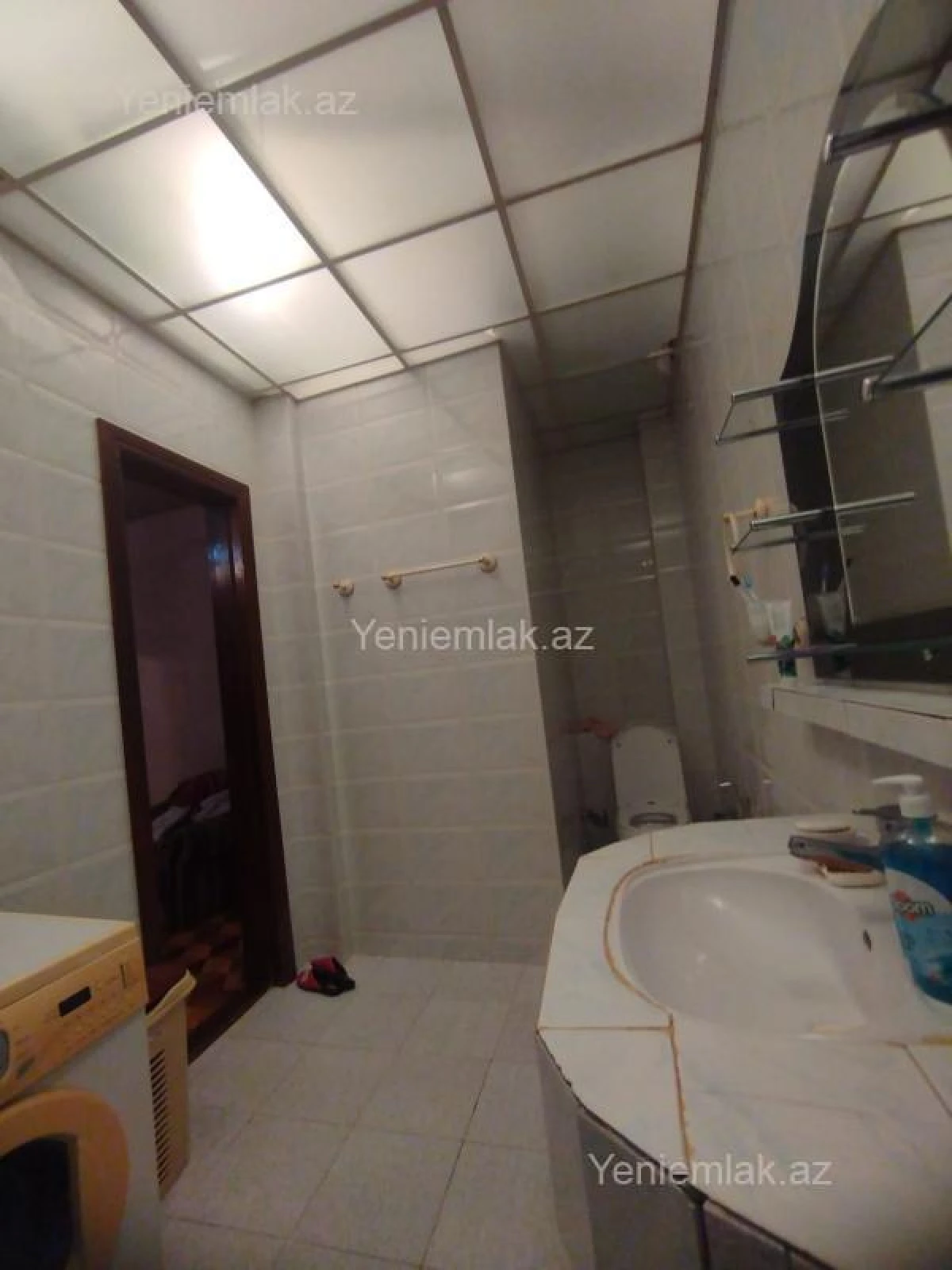 Satılır 4 otaqlı köhnə tikili 200 m²