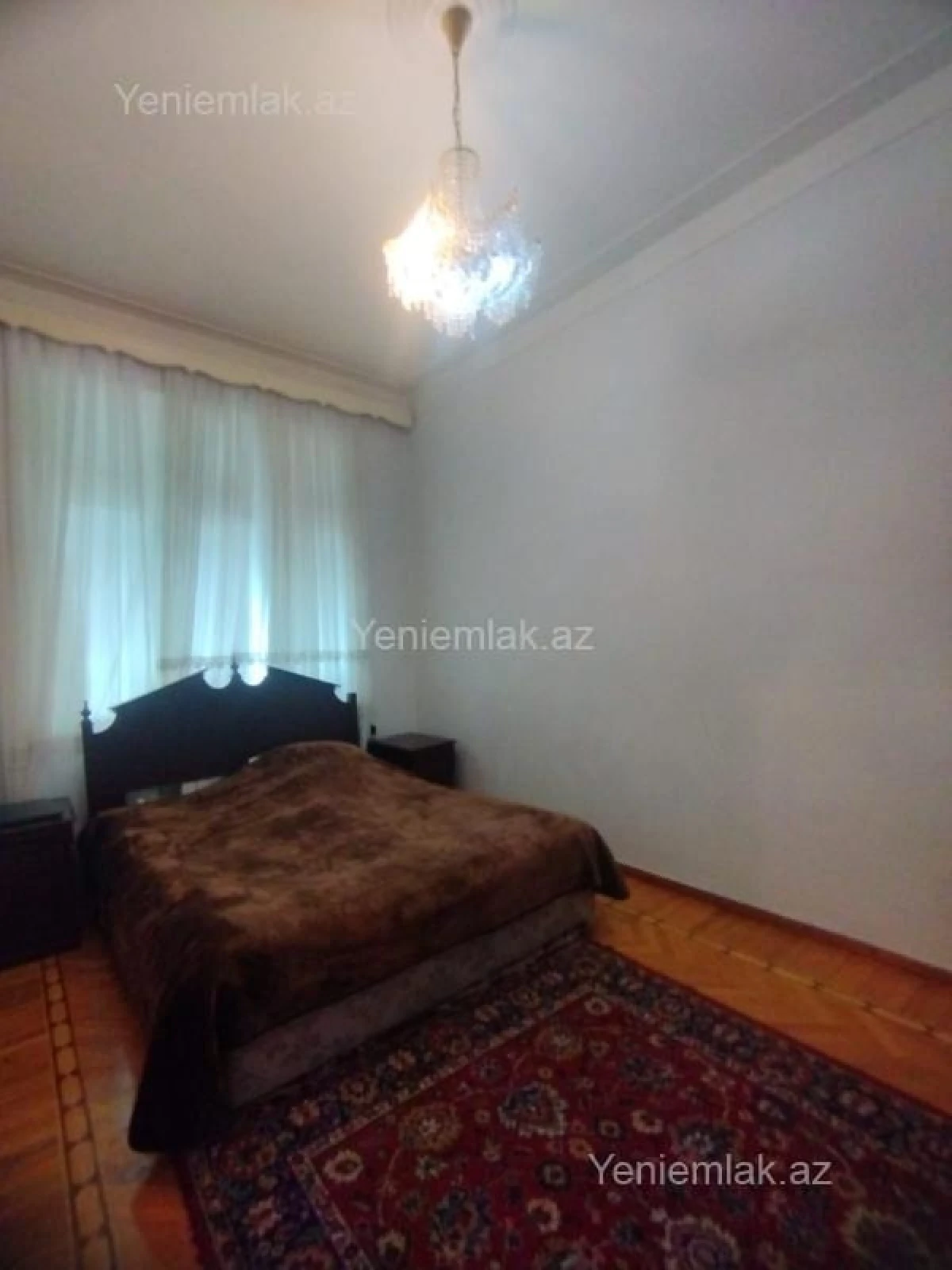 Satılır 4 otaqlı köhnə tikili 200 m²