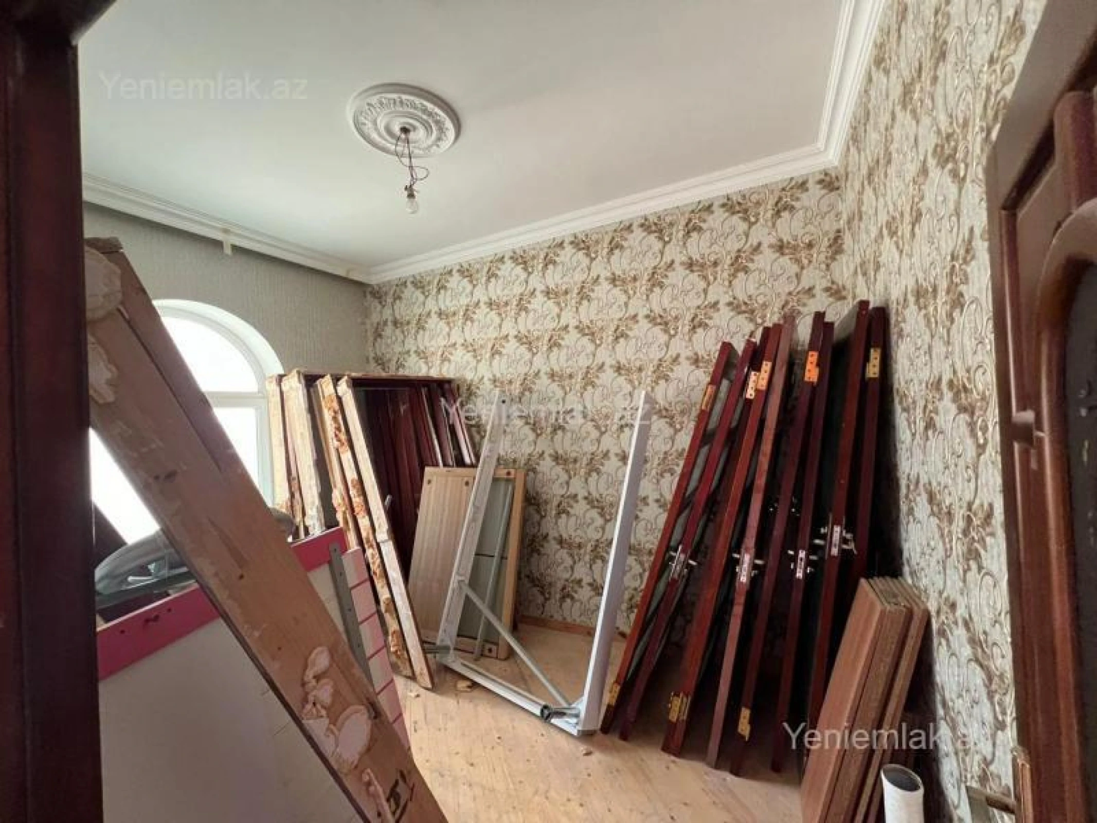 Satılır 6 otaqlı həyət evi 475 m²