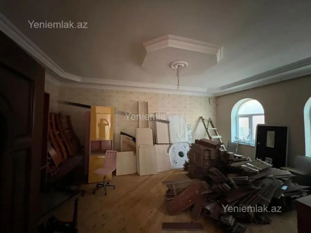 Satılır 6 otaqlı həyət evi 475 m²