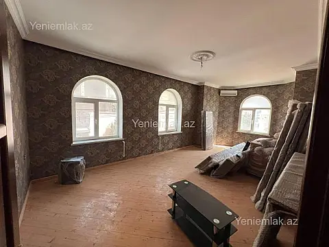 Satılır 6 otaqlı həyət evi 475 m²