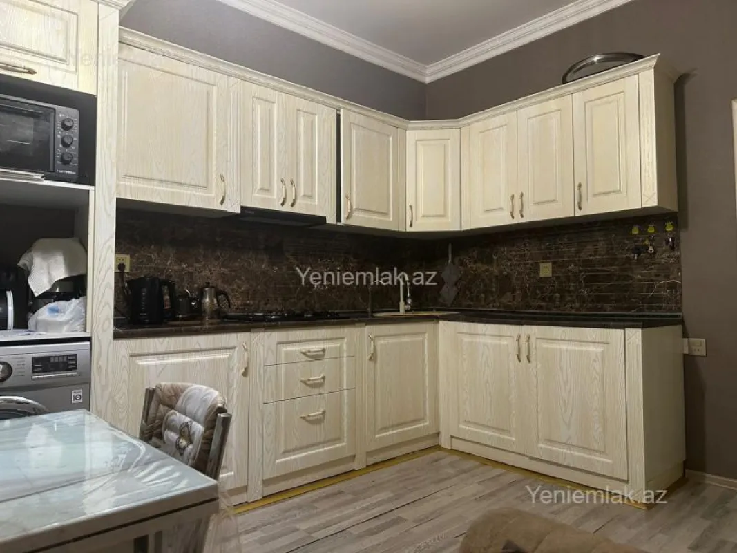 Satılır 4 otaqlı yeni tikili 141 m²