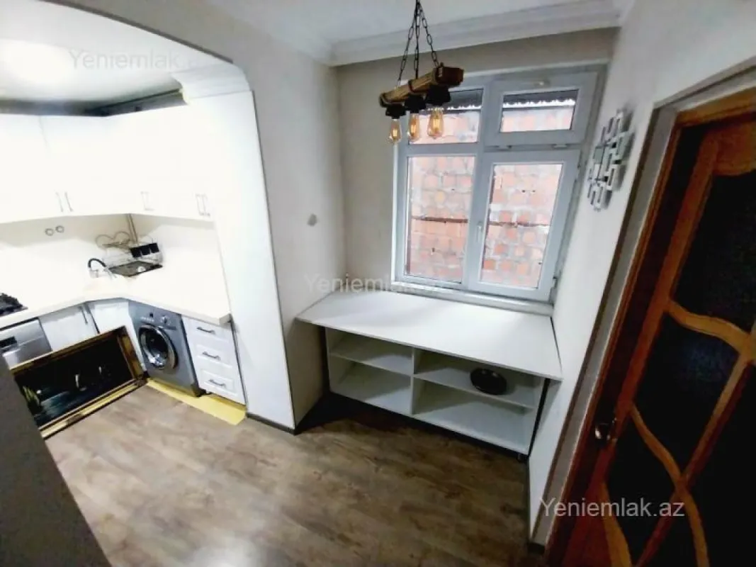 Satılır 3 otaqlı köhnə tikili 80 m²