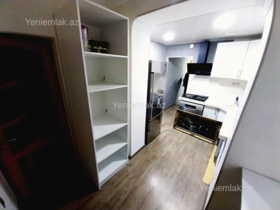 Satılır 3 otaqlı köhnə tikili 80 m²