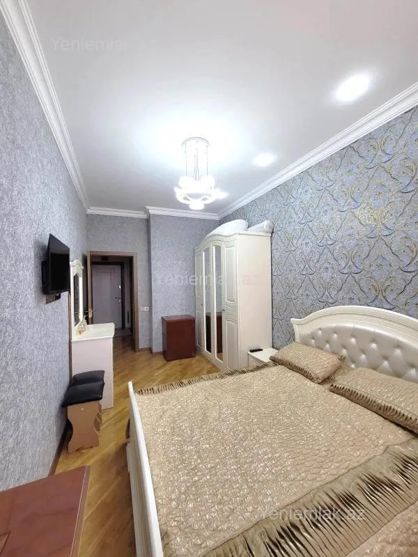 Satılır 2 otaqlı yeni tikili 82 m²