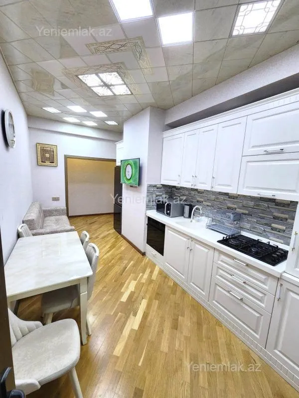 Satılır 2 otaqlı yeni tikili 82 m²