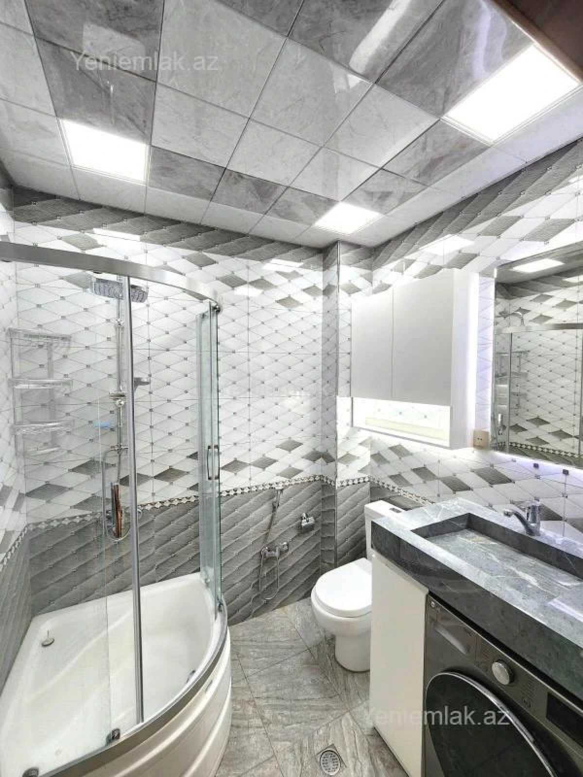 Satılır 2 otaqlı yeni tikili 82 m²