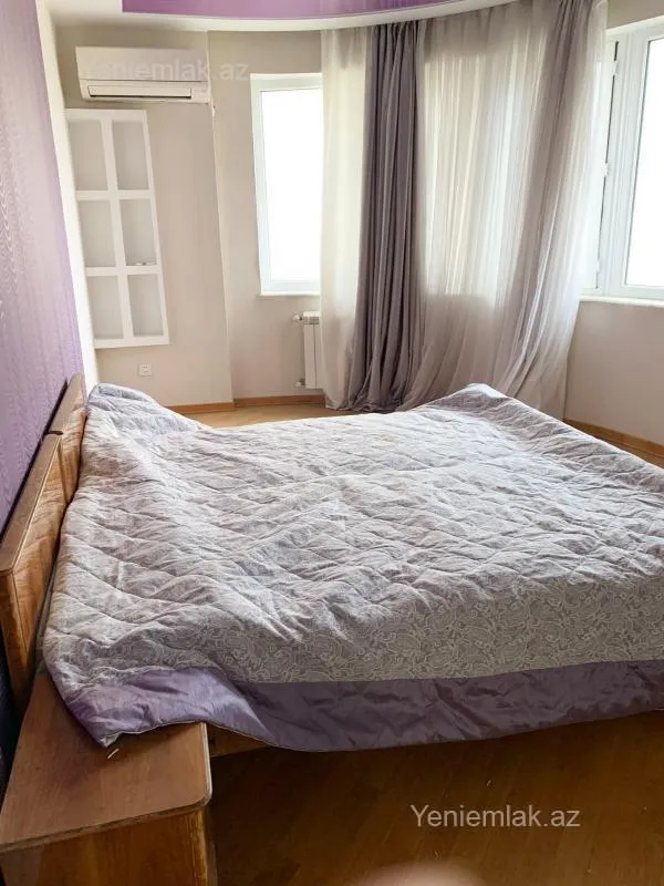 Satılır 3 otaqlı yeni tikili 100 m²