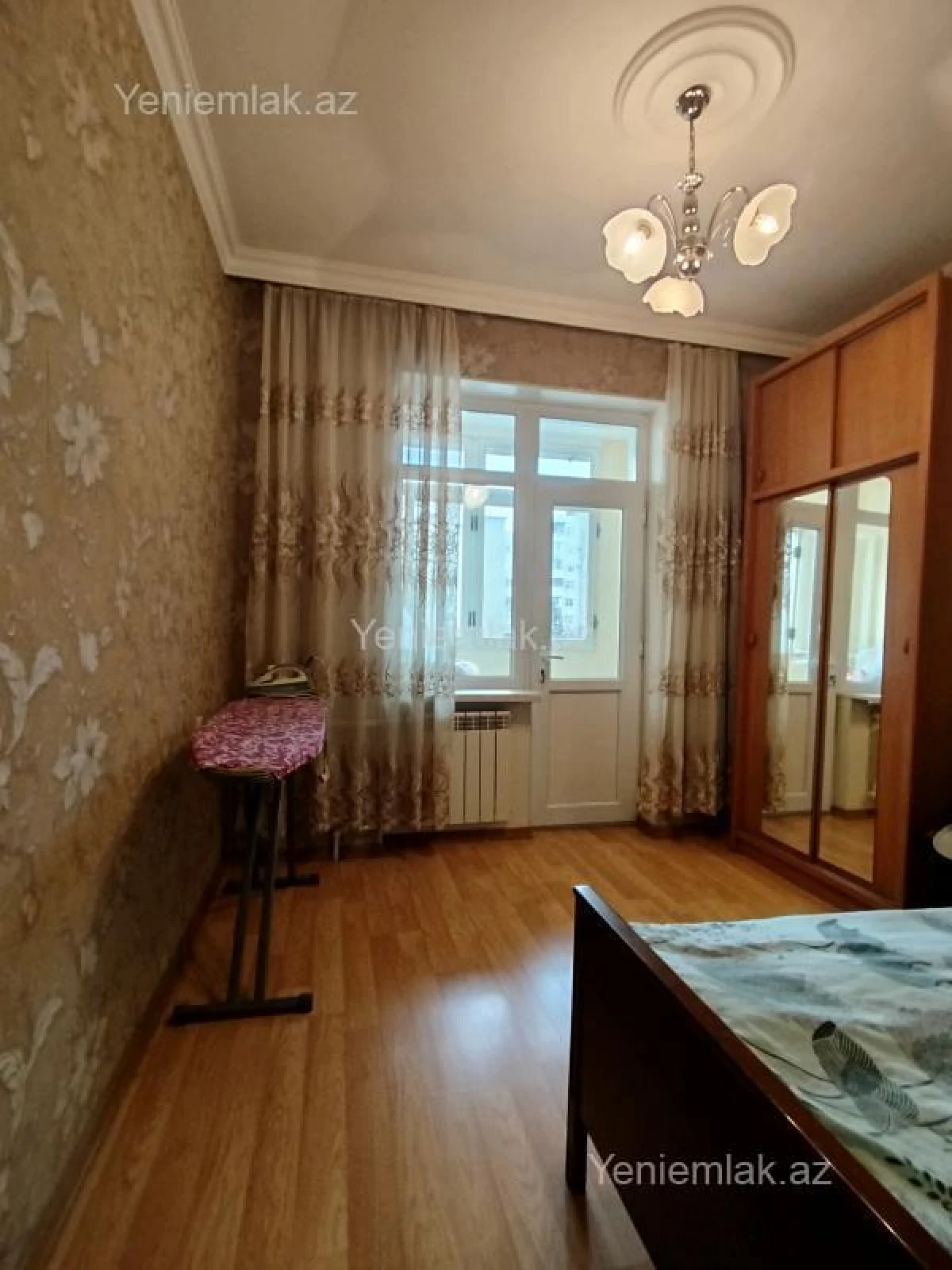 Satılır 4 otaqlı köhnə tikili 110 m²