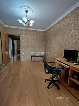 Satılır 4 otaqlı köhnə tikili 110 m²