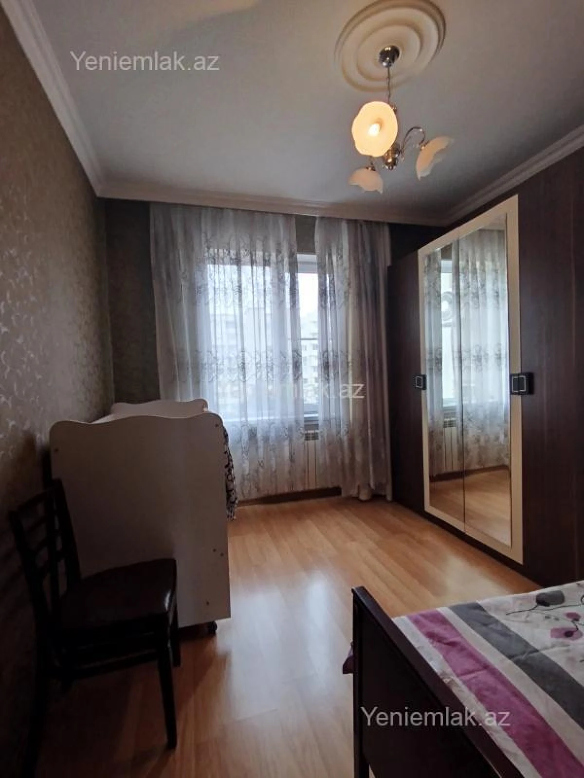 Satılır 4 otaqlı köhnə tikili 110 m²