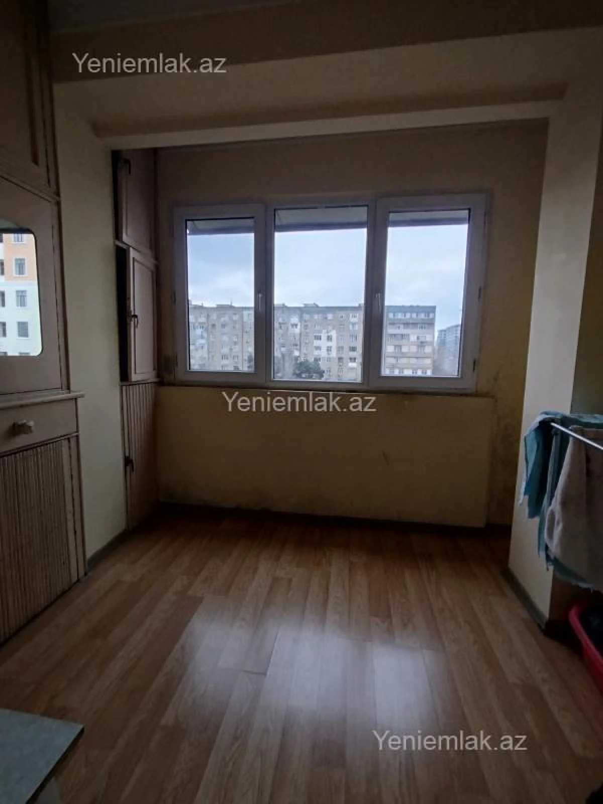 Satılır 4 otaqlı köhnə tikili 110 m²