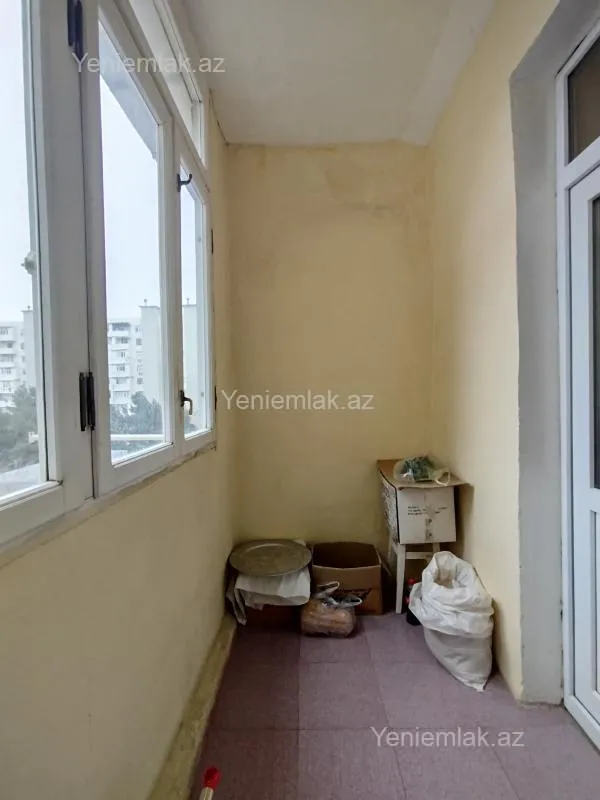 Satılır 4 otaqlı köhnə tikili 110 m²