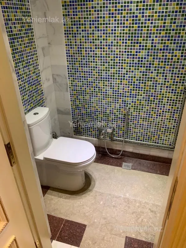 Satılır 4 otaqlı yeni tikili 212 m²