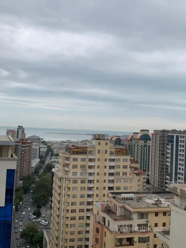 Satılır 4 otaqlı yeni tikili 212 m²