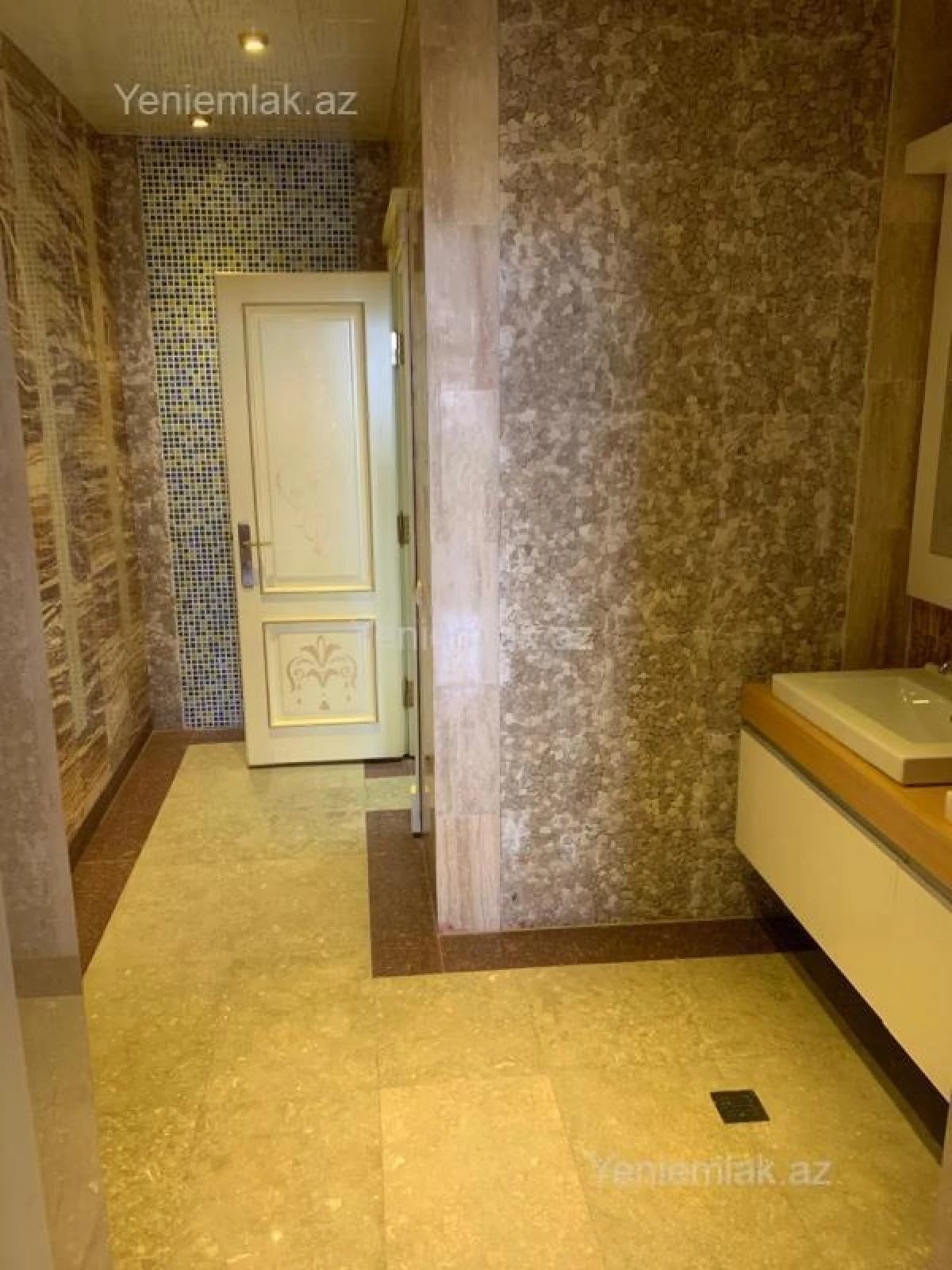 Satılır 4 otaqlı yeni tikili 212 m²