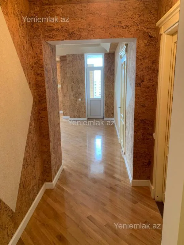 Satılır 4 otaqlı yeni tikili 212 m²