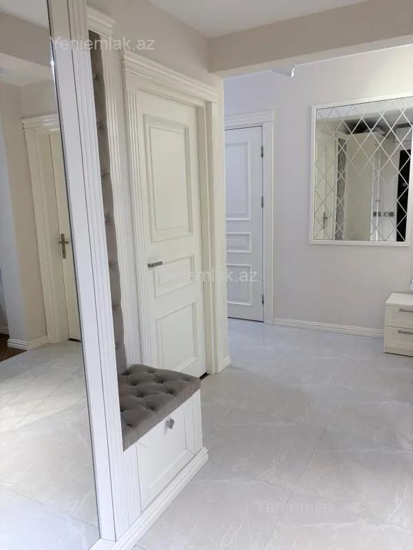 Satılır 3 otaqlı köhnə tikili 80 m²