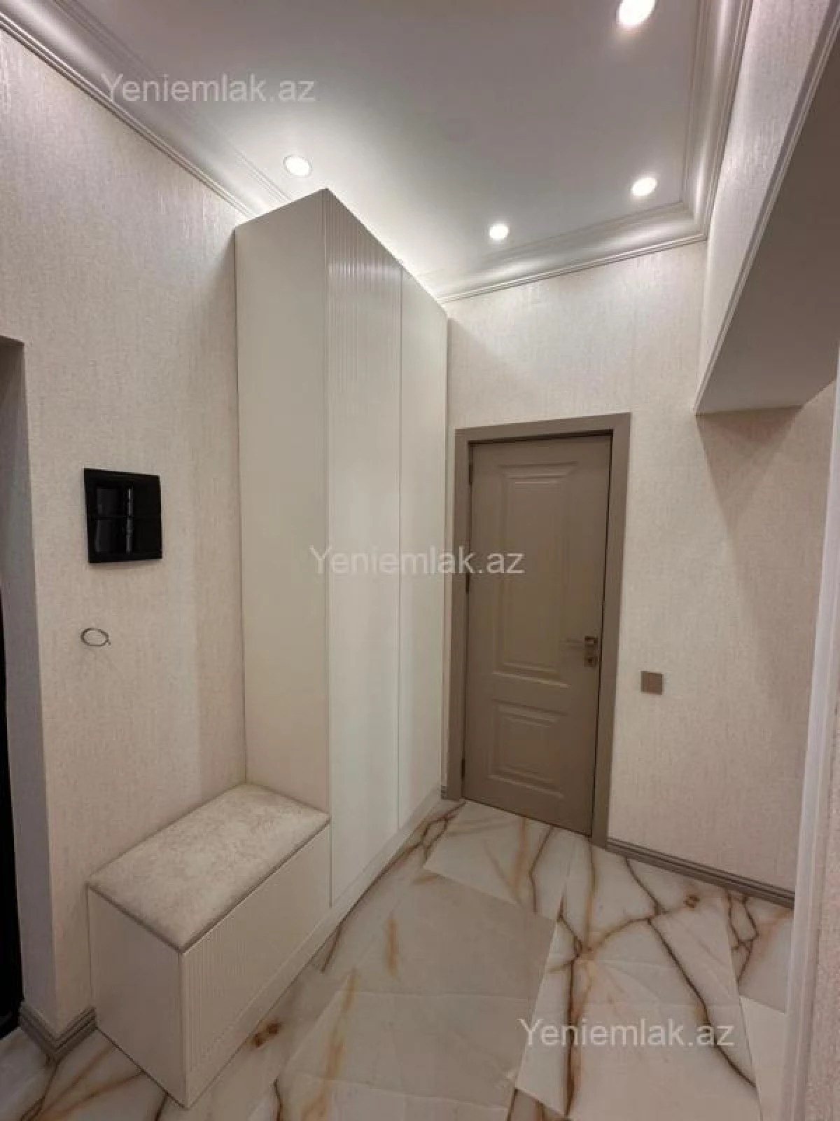 Satılır 3 otaqlı yeni tikili 83 m²