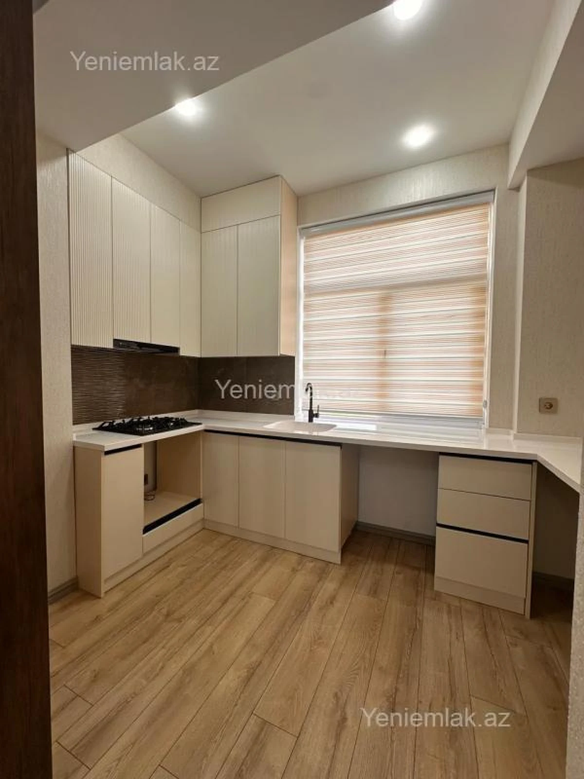 Satılır 3 otaqlı yeni tikili 83 m²