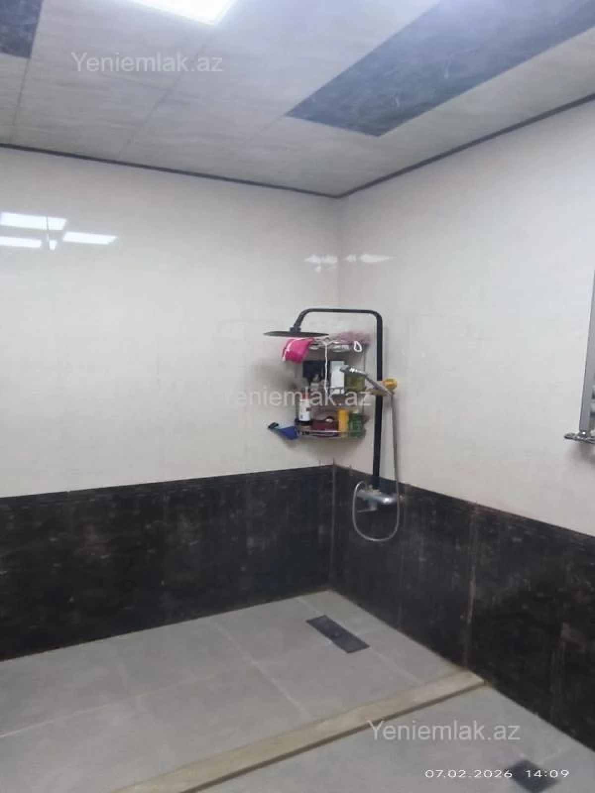 Satılır 3 otaqlı yeni tikili 125 m²