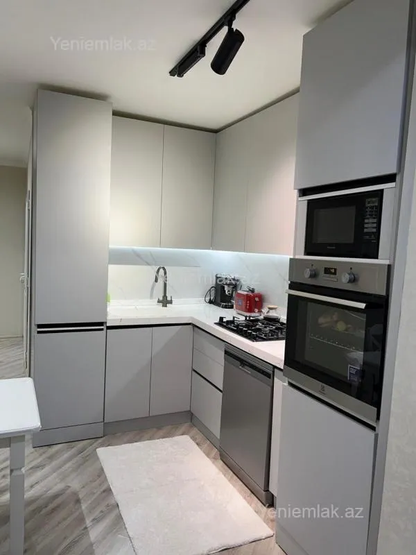 Satılır 3 otaqlı köhnə tikili 80 m²