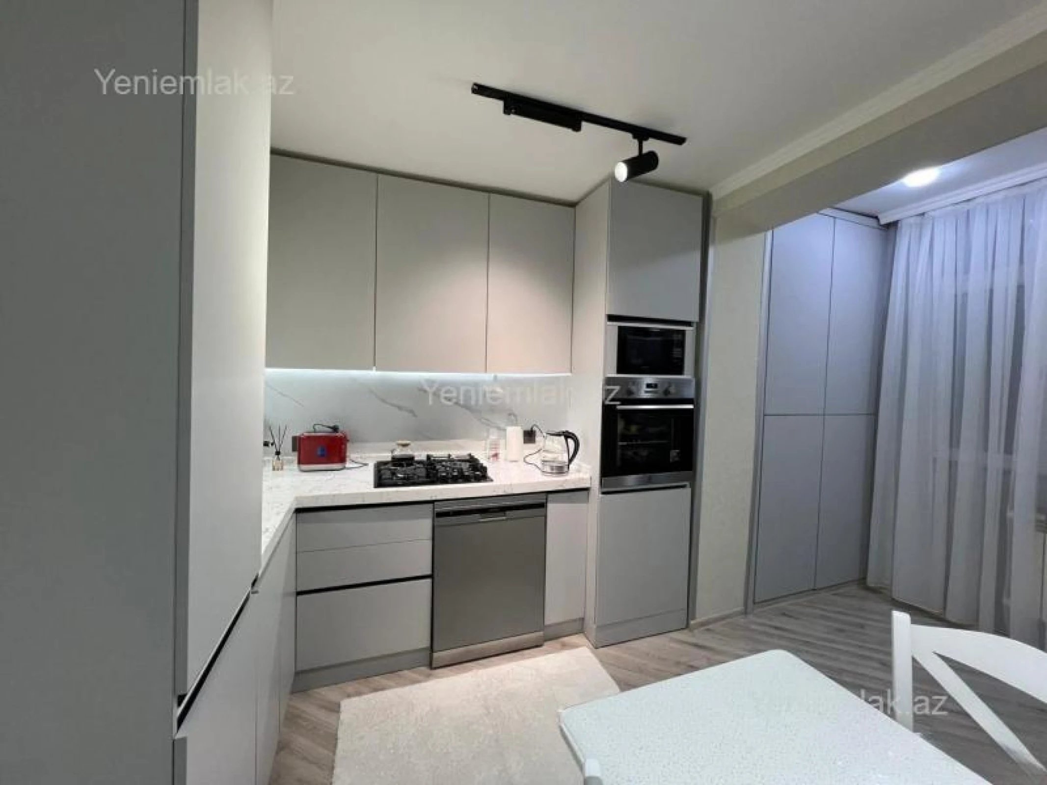 Satılır 3 otaqlı köhnə tikili 80 m²