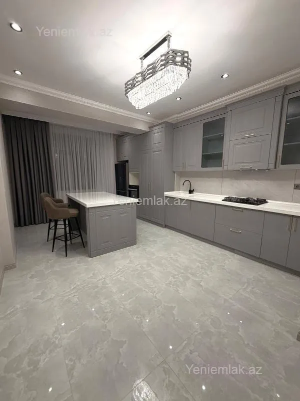 Satılır 3 otaqlı yeni tikili 140 m²