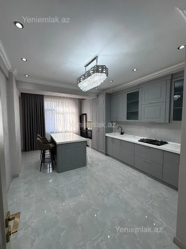 Satılır 3 otaqlı yeni tikili 140 m²