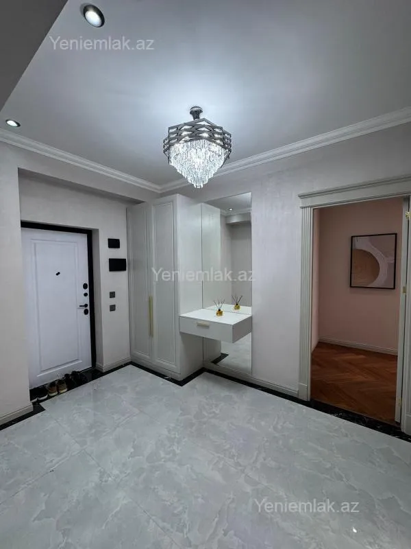 Satılır 3 otaqlı yeni tikili 140 m²