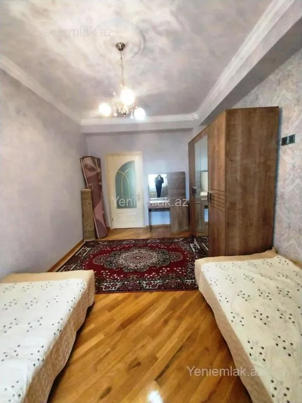 Satılır 3 otaqlı yeni tikili 130 m²