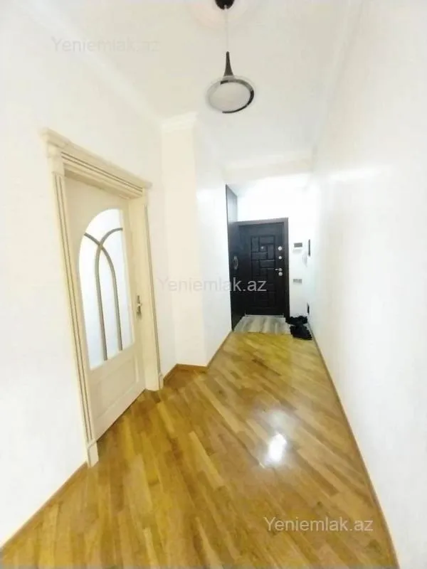 Satılır 3 otaqlı yeni tikili 130 m²