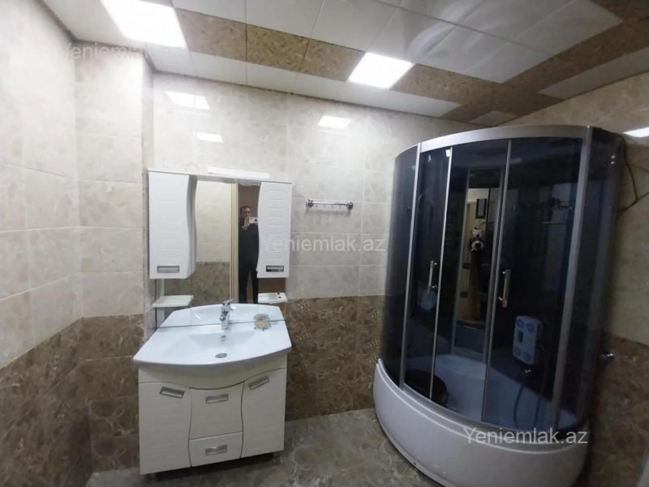 Satılır 3 otaqlı yeni tikili 130 m²