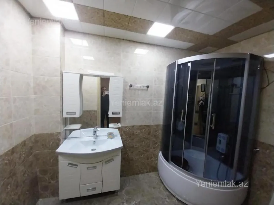 Satılır 3 otaqlı yeni tikili 130 m²