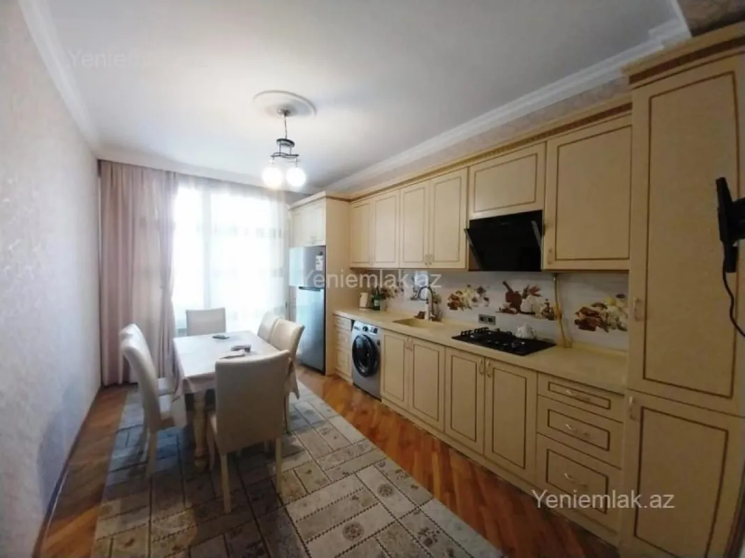 Satılır 3 otaqlı yeni tikili 130 m²