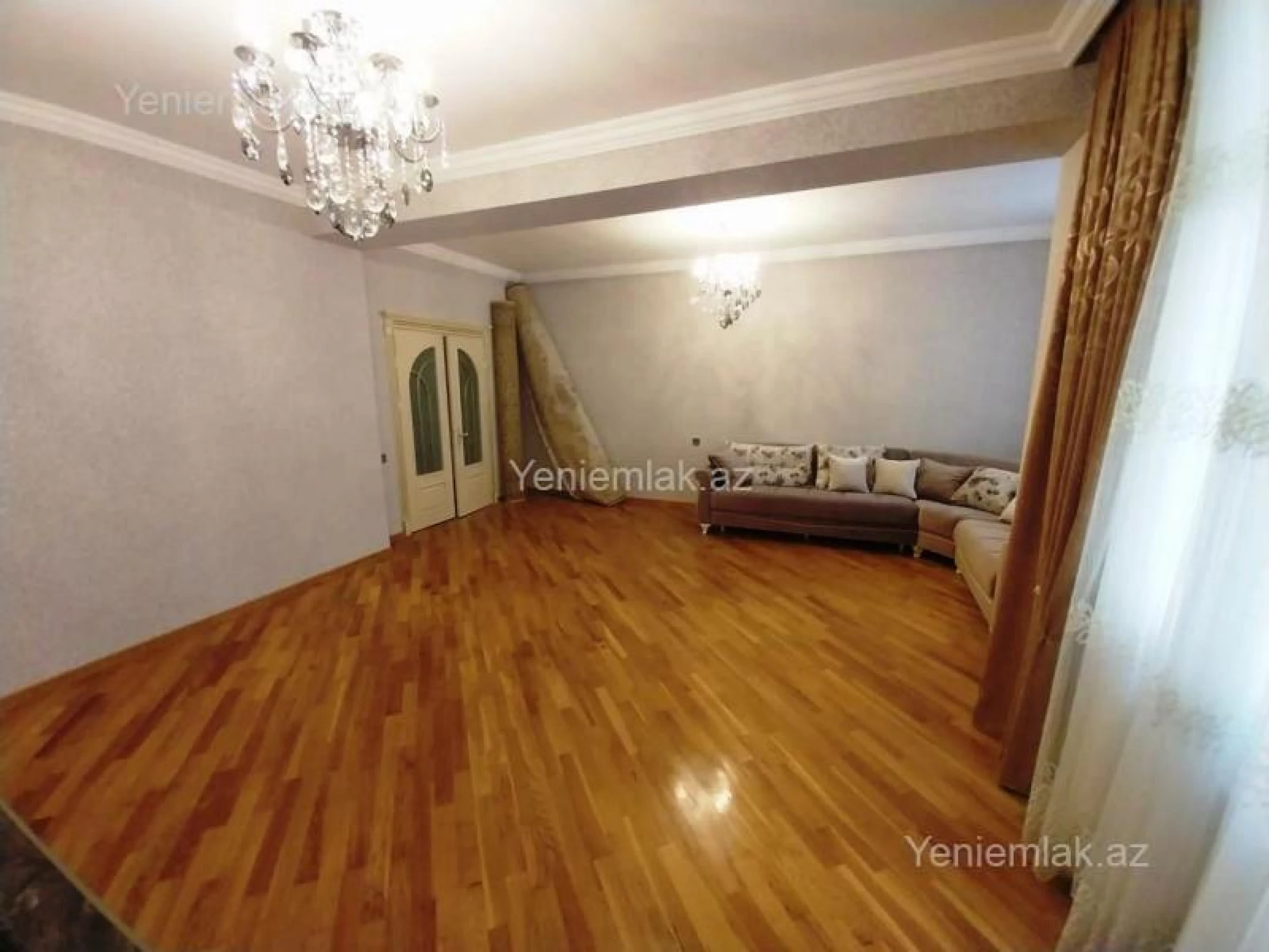 Satılır 3 otaqlı yeni tikili 130 m²