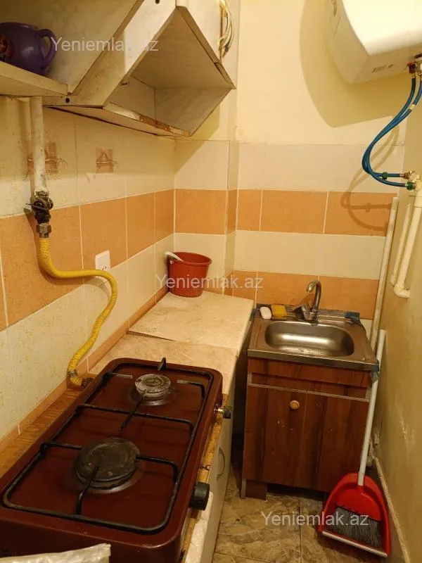 Satılır 1 otaqlı köhnə tikili 18 m²