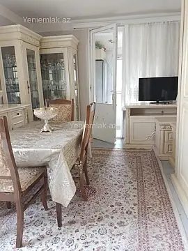 Satılır 2 otaqlı köhnə tikili 80 m²