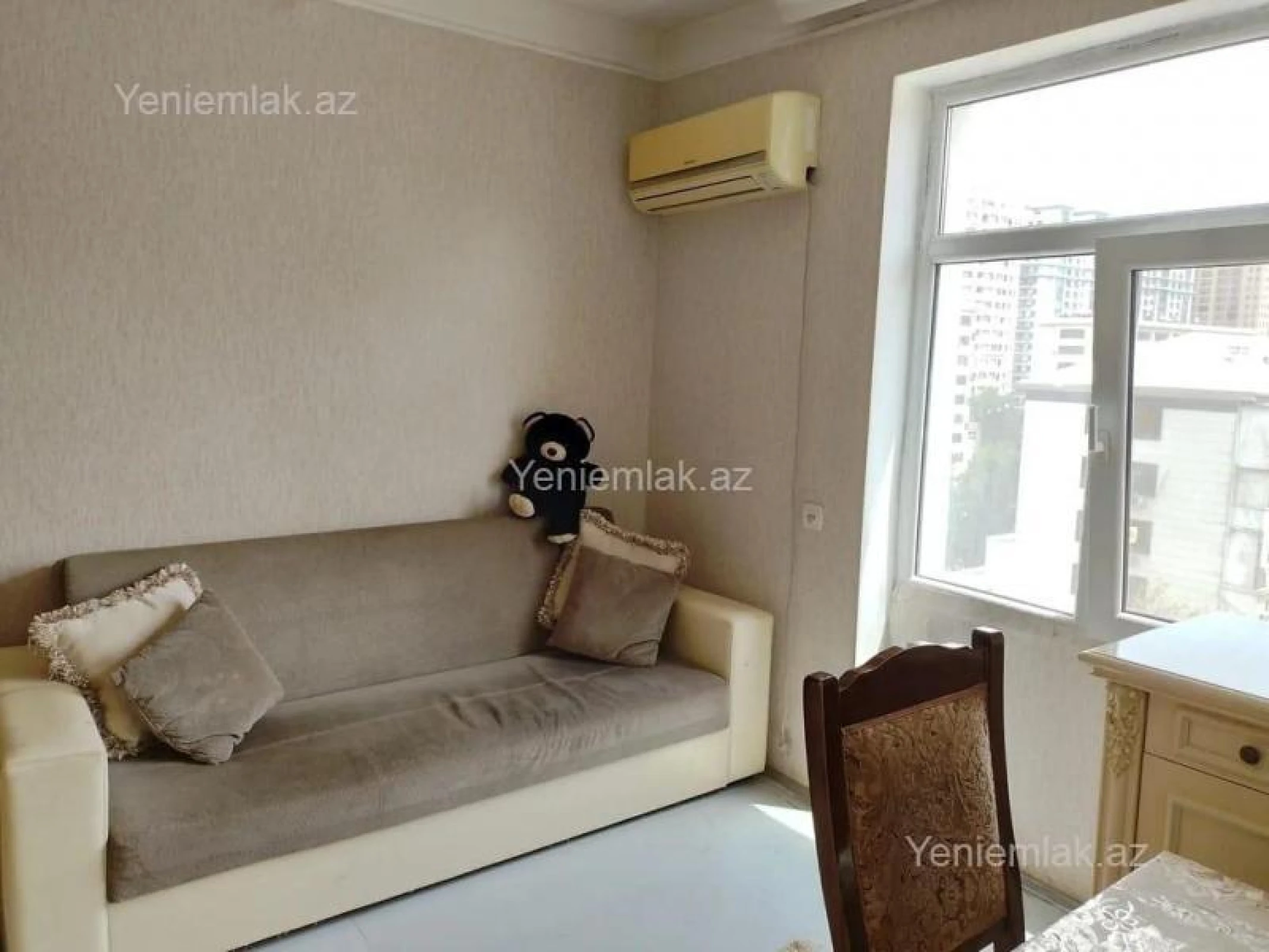Satılır 2 otaqlı köhnə tikili 80 m²