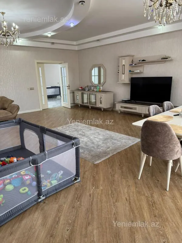 Satılır 4 otaqlı yeni tikili 185 m²