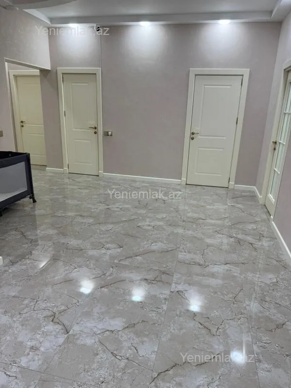 Satılır 4 otaqlı yeni tikili 185 m²