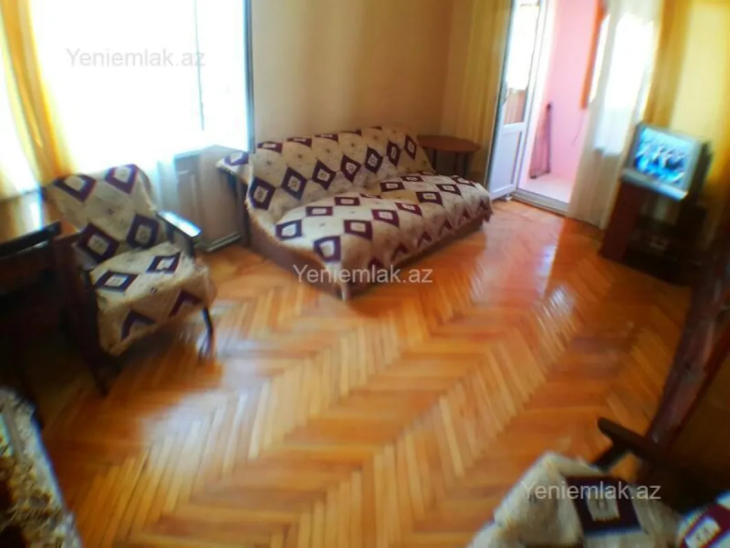 Satılır 2 otaqlı köhnə tikili 50 m²