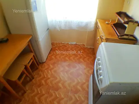 Satılır 2 otaqlı köhnə tikili 50 m²