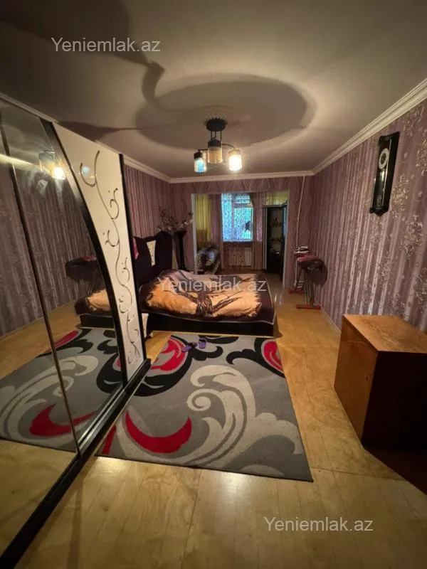 Satılır 4 otaqlı köhnə tikili 96 m²