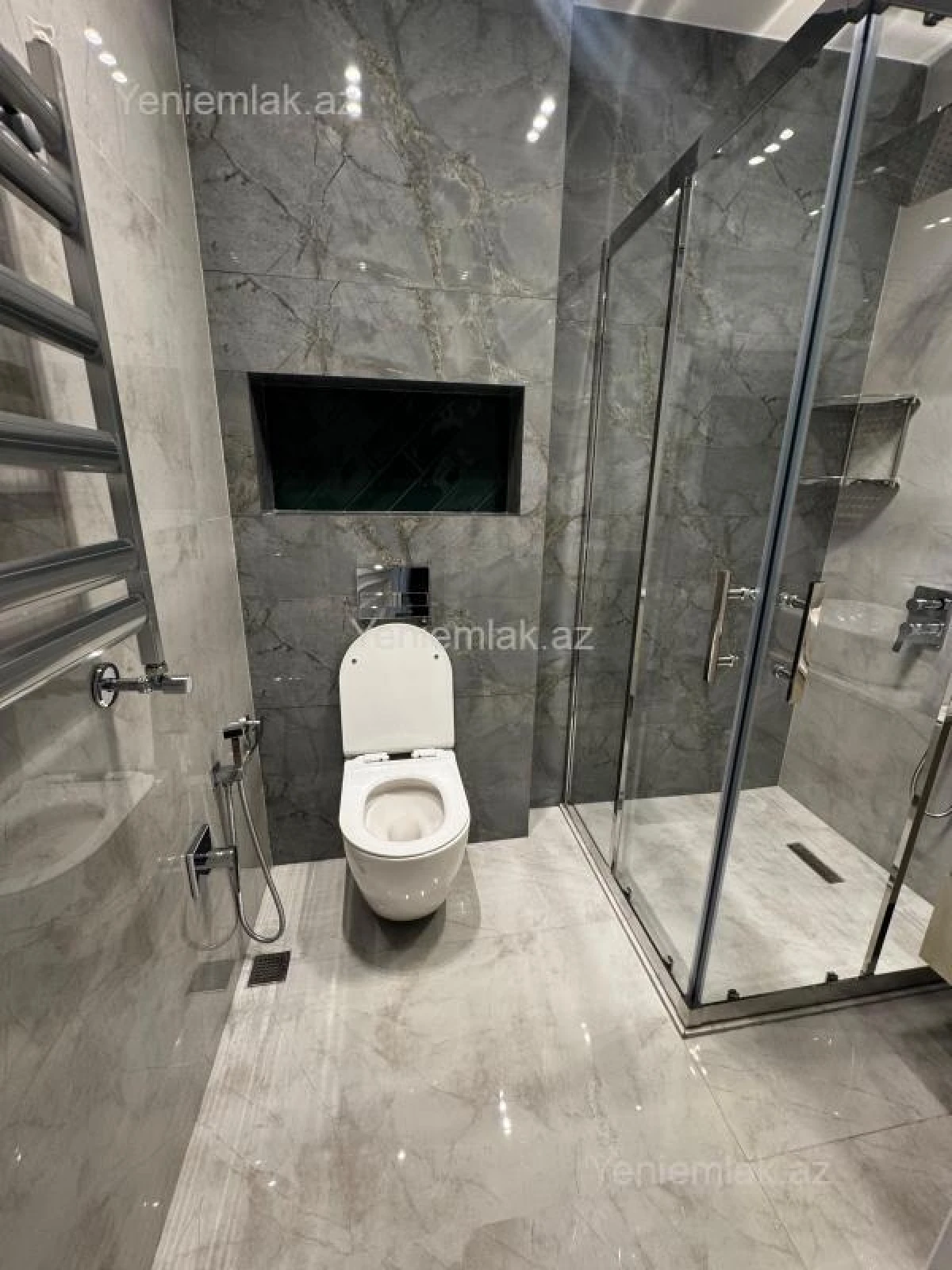 Satılır 3 otaqlı yeni tikili 125 m²