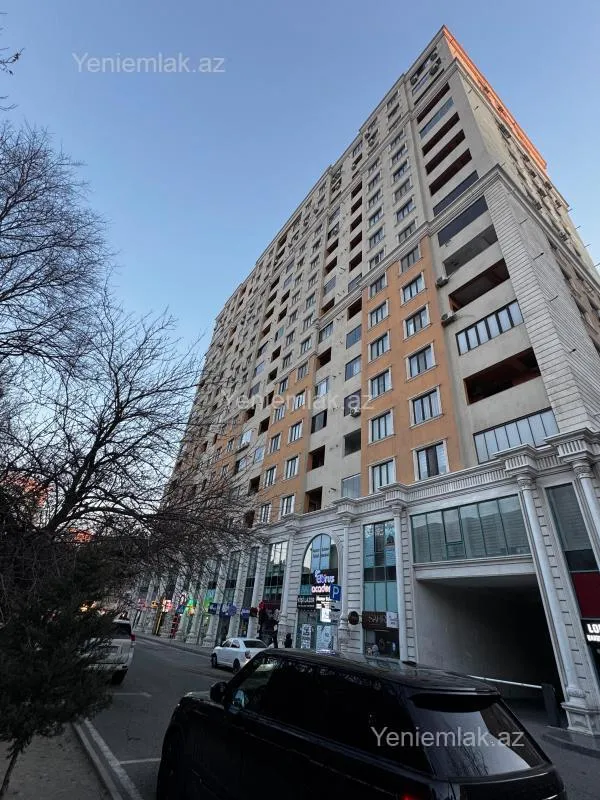 Satılır 3 otaqlı yeni tikili 125 m²