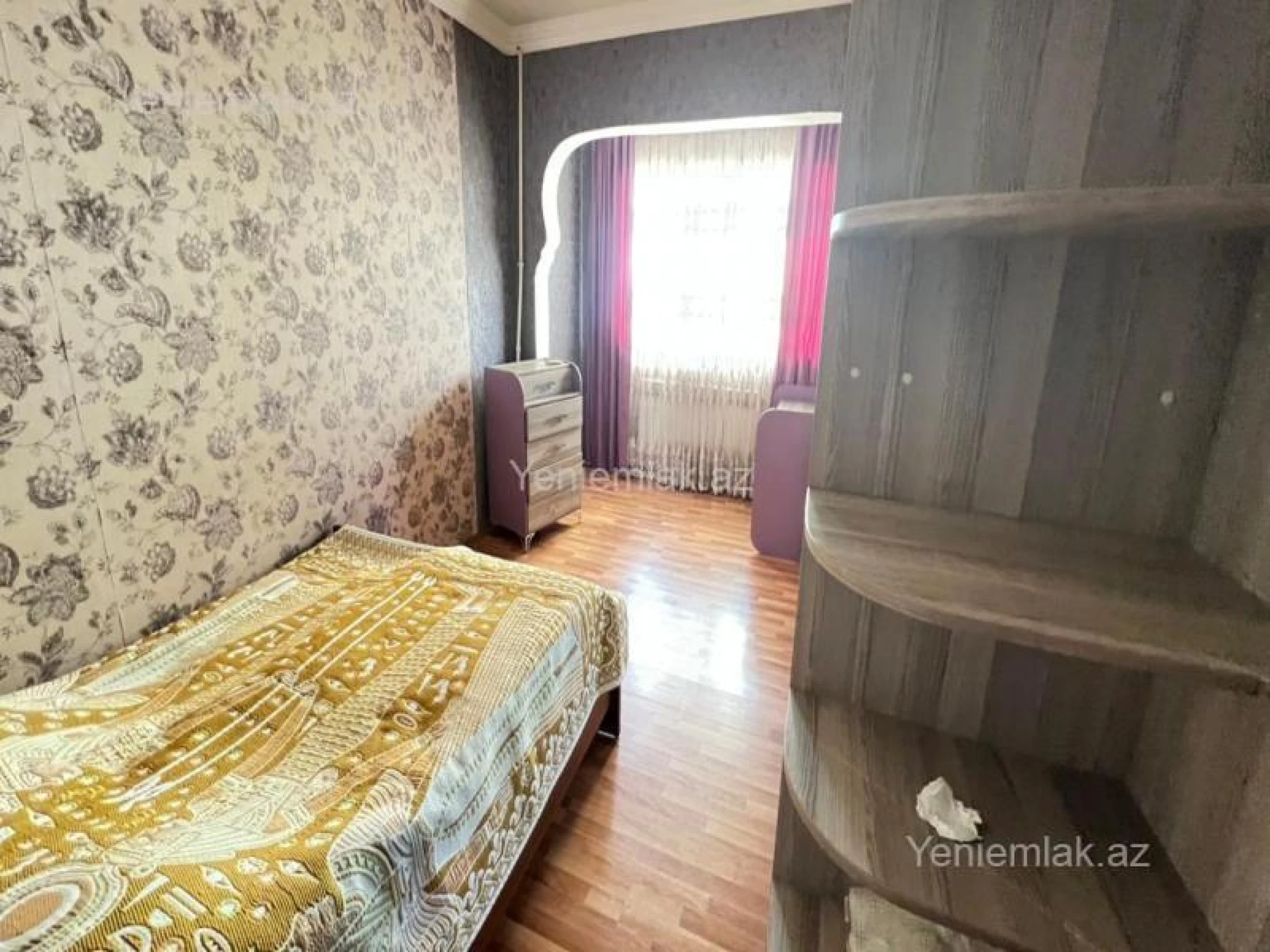 Satılır 3 otaqlı köhnə tikili 82 m²